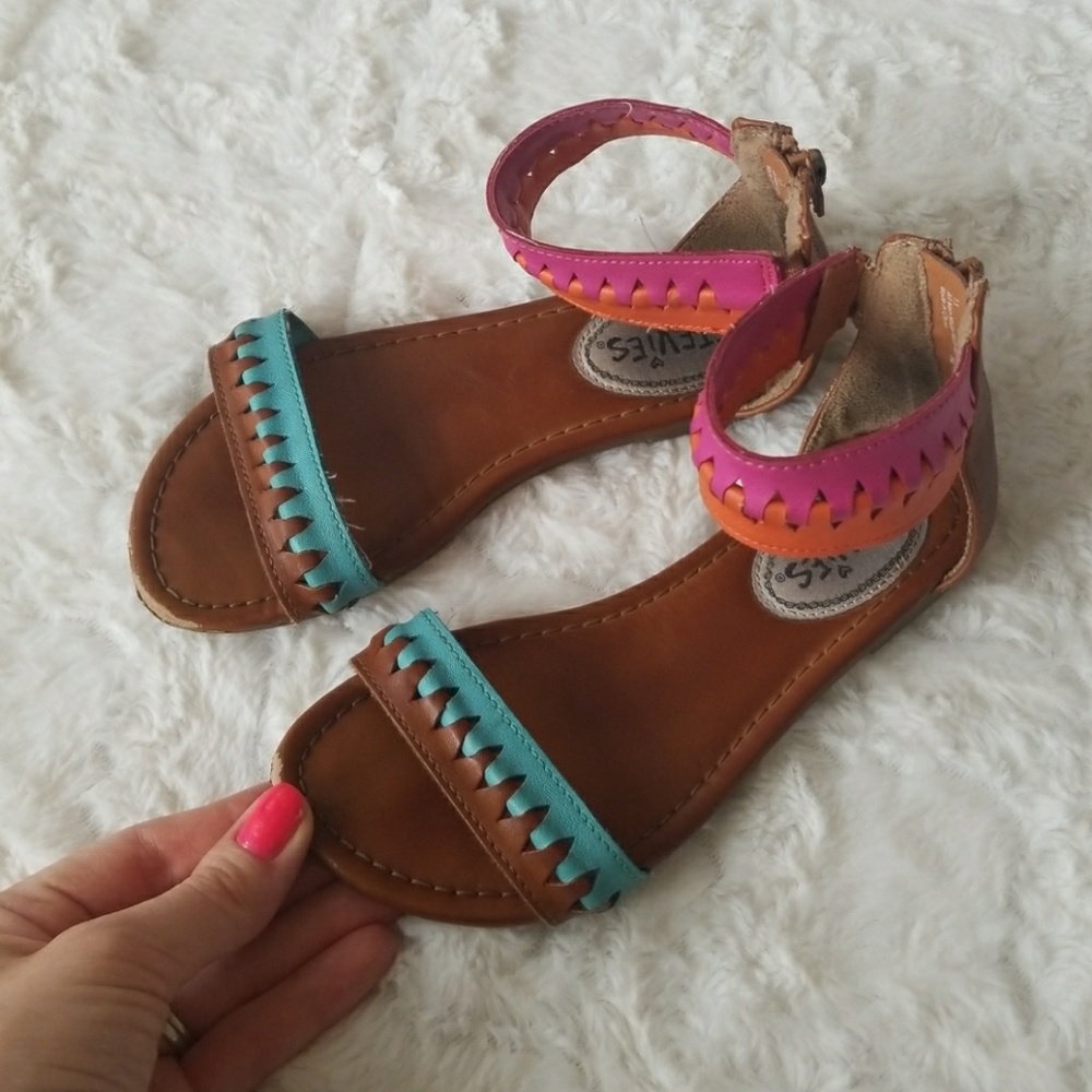 Girls sandals